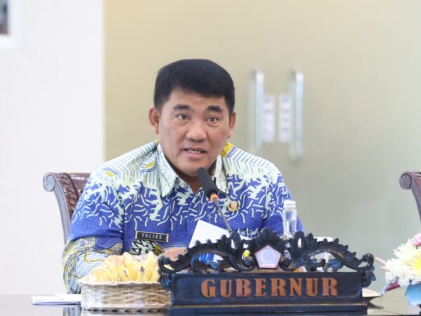 Gubernur Yulius Instruksikan Penanganan Antrean BBM Secara Tepat dan Terpadu