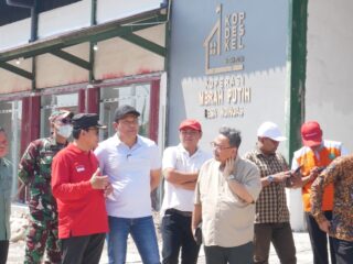 Tinjau KDMP di Ngingas, Bupati Sidoarjo Pastikan Akses Jalan ke Lokasi Dilebarkan