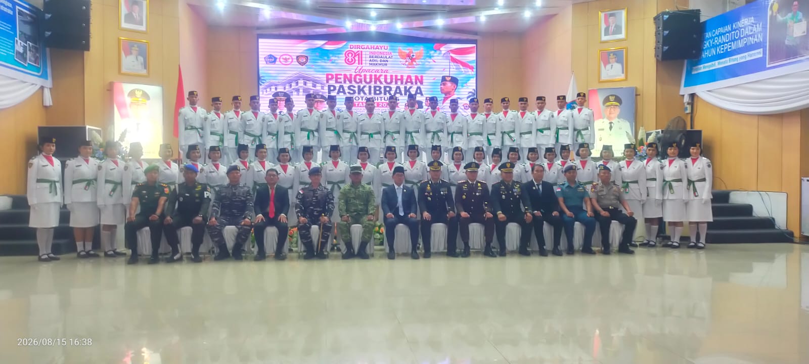 Wali Kota Bitung Hengky Honandar Kukuhkan Paskibraka HUT ke-81 RI