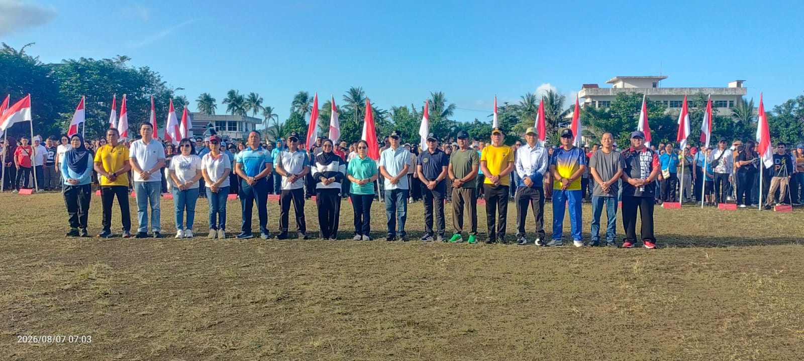 Wali Kota Hengky Honandar Lepas Merdeka Fun Walk, Tanda Dimulainya Semarak HUT Ke-81 RI di Kota Bitung