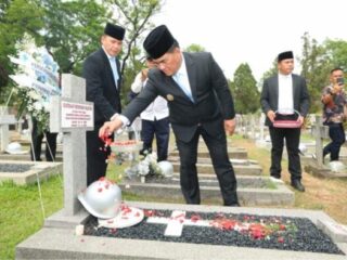 Jelang HUT Provinsi ke-62, Gubernur Yulius Ziarah ke Makam Empat Gubernur di TMP Kalibata
