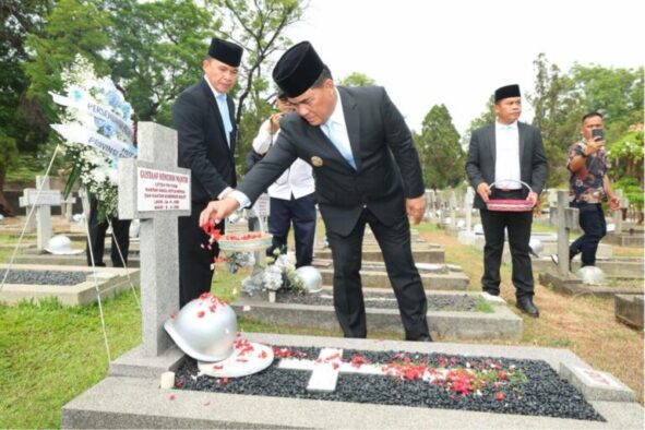 Jelang HUT Provinsi ke-62, Gubernur Yulius Ziarah ke Makam Empat Gubernur di TMP Kalibata