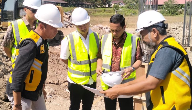 Wali Kota Weny Gaib dan Wawali RVM Tinjau Pembangunan Gelora Ambang