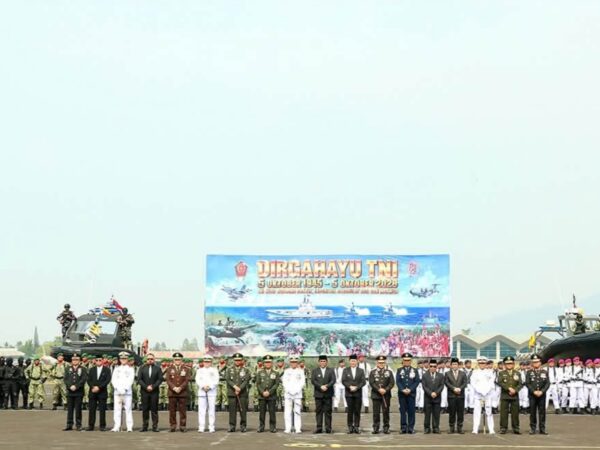 Hadiri Upacara HUT TNI ke-81, Gubernur Yulius Tegaskan Komitmen Perkuat Sinergi