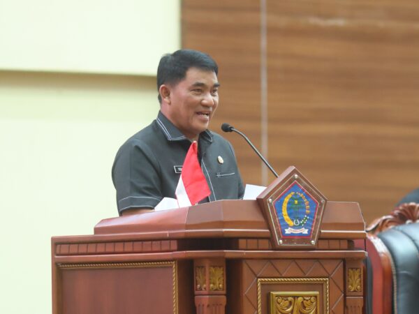 Sampaikan Pendapat di Paripurna DPRD Sulut, Gubernur Yulius Dukung Penuh Ranperda PPPA