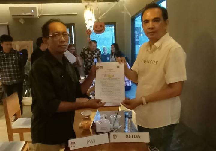KPU dan PWI Bitung Bahas Kerja Sama, Perkuat Edukasi dan Partisipasi Demokrasi