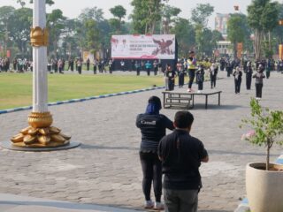 Senam Bersama ASN Sidoarjo, Bupati Subandi Ajak Jaga Kesehatan dan Kebersamaan