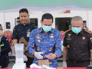 Wali Kota Weny Gaib Hadiri Pemusnahan Barang Bukti Perkara Inkracht